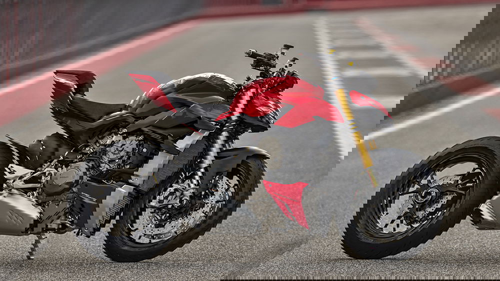 Head to head: Ducati Streetfighter V4 S vs Kawasaki Z H2